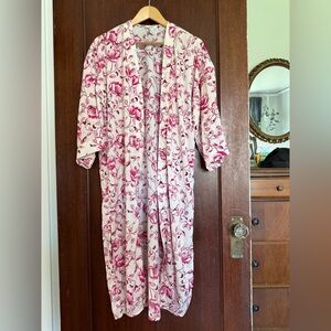 Forever 21 Pink and White Floral Kimono Duster Robe size small